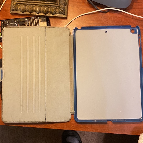 iPad Air cover - Picture 2 of 4